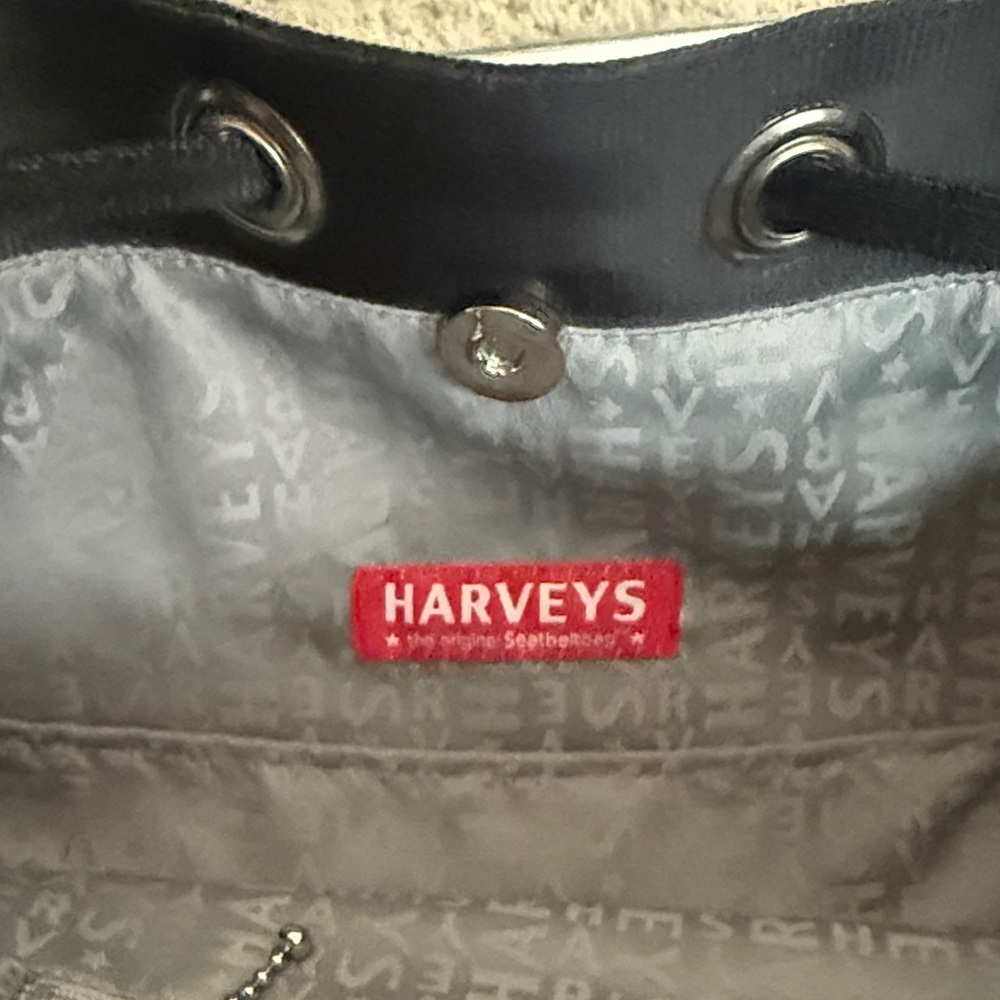 Harveys Black Shoulder Seatbelt Bucket Bag Large - Picture 4 of 9